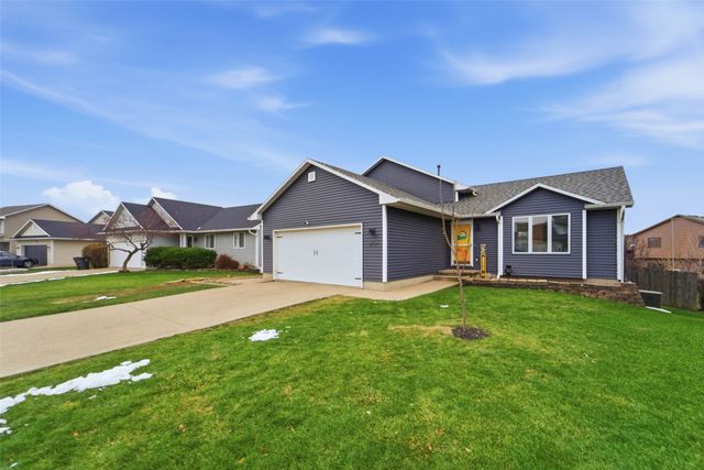 2704 River Ridge Road, Des Moines, IA 50320