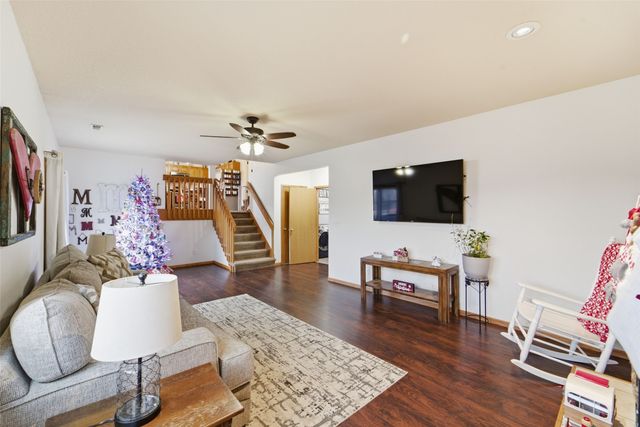 2704 River Ridge Road, Des Moines, IA 50320