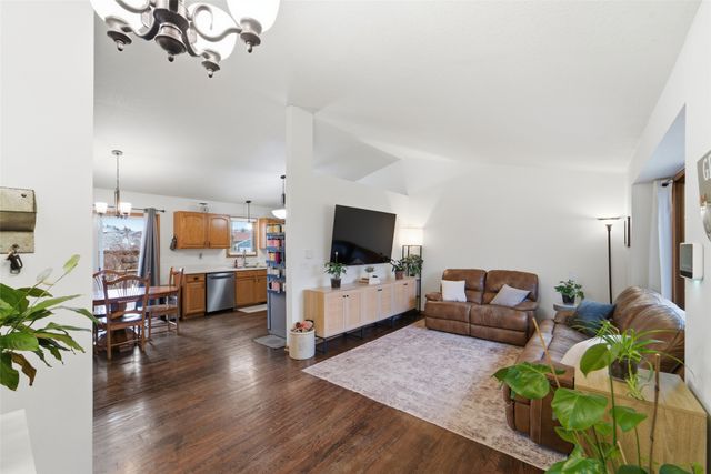 2704 River Ridge Road, Des Moines, IA 50320