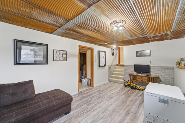 2704 River Ridge Road, Des Moines, IA 50320