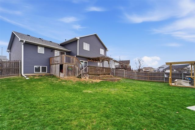 2704 River Ridge Road, Des Moines, IA 50320