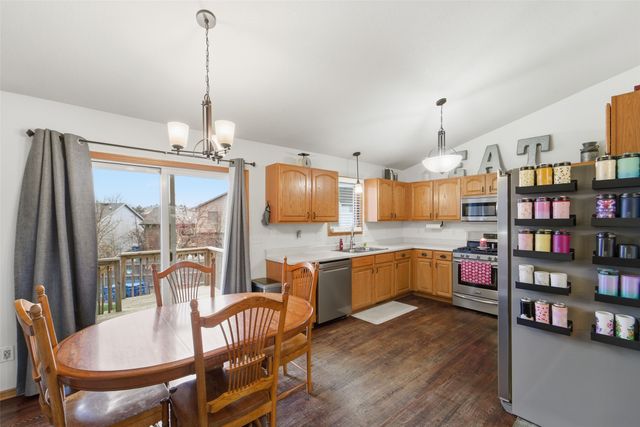 2704 River Ridge Road, Des Moines, IA 50320