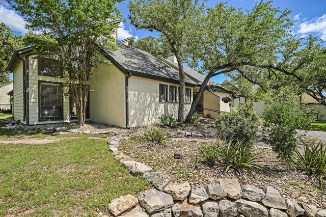 15 Casa Verde DR, Lakeway, TX 78734