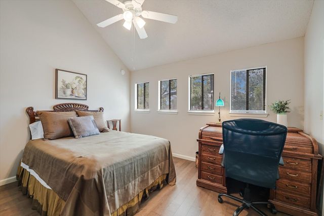 15 Casa Verde DR, Lakeway, TX 78734