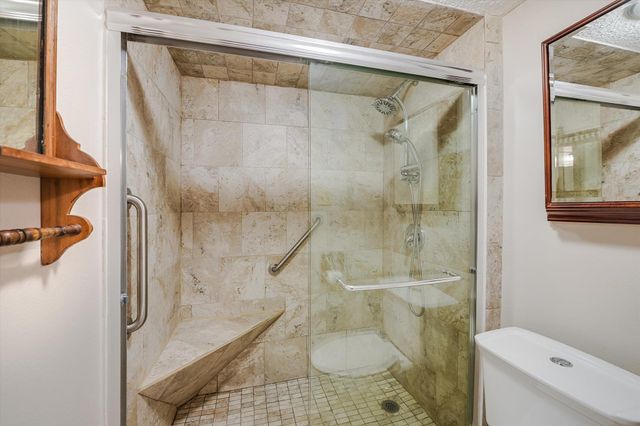 15 Casa Verde DR, Lakeway, TX 78734