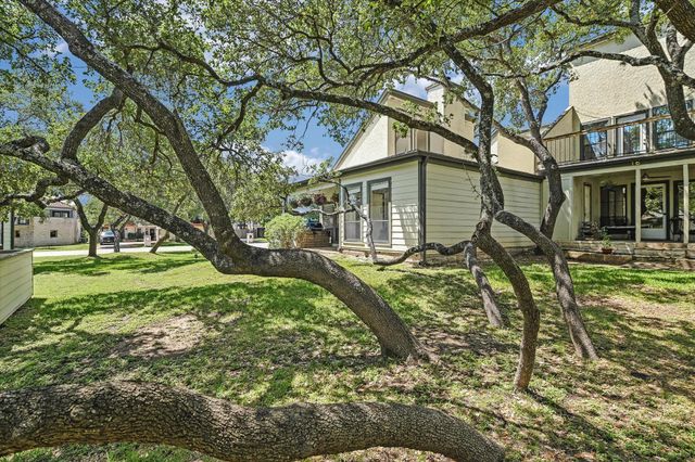 15 Casa Verde DR, Lakeway, TX 78734