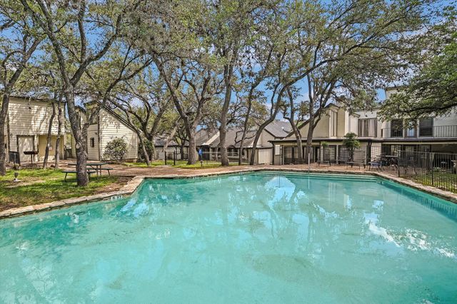 15 Casa Verde DR, Lakeway, TX 78734