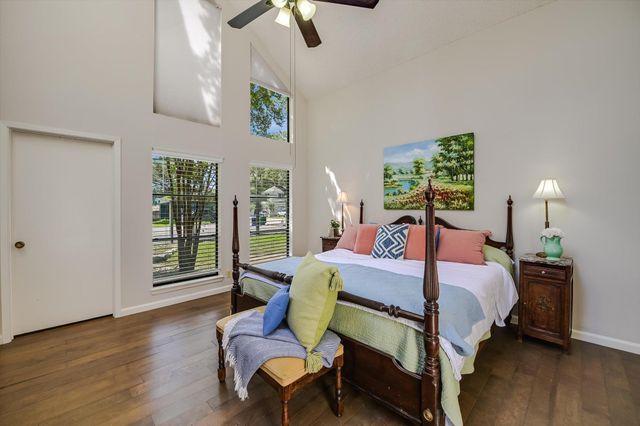 15 Casa Verde DR, Lakeway, TX 78734