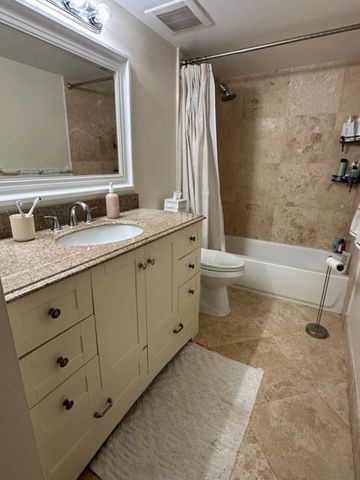 160 Yacht Club Way 212, Hypoluxo, FL 33462