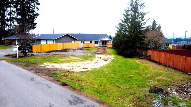 6004 W Tapps Drive E, Bonney Lake, WA 98391