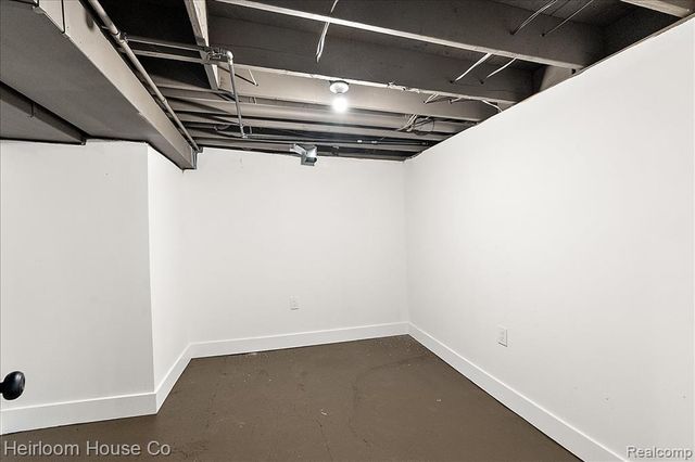 5360 Burns Street, Detroit, MI 48213