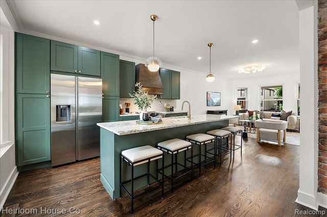 5360 Burns Street, Detroit, MI 48213