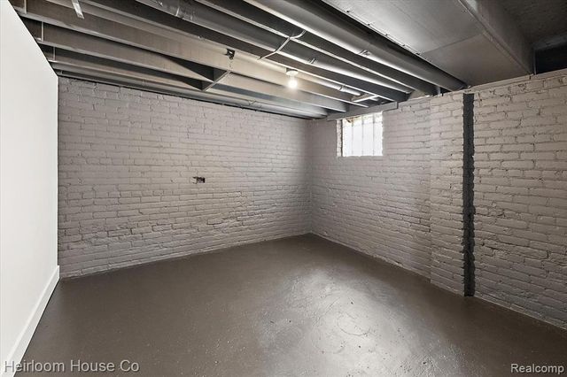 5360 Burns Street, Detroit, MI 48213