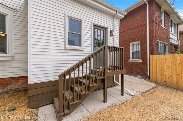 5360 Burns Street, Detroit, MI 48213
