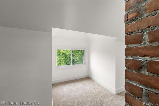 5360 Burns Street, Detroit, MI 48213