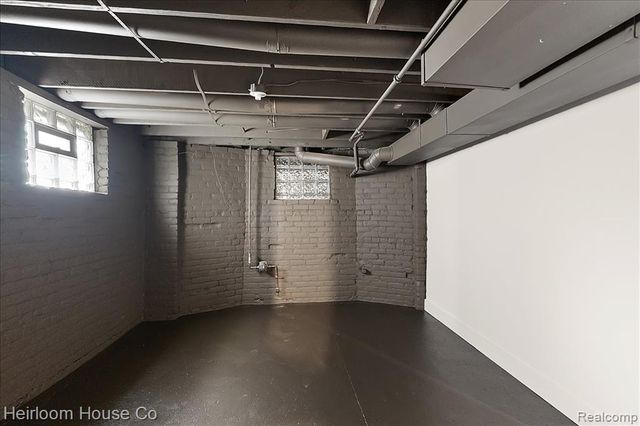 5360 Burns Street, Detroit, MI 48213