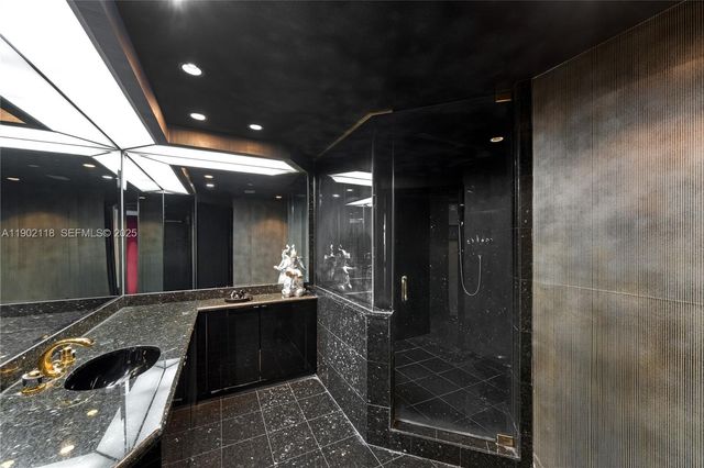 300 S Pointe Dr TH 3103, Miami Beach, FL 33139