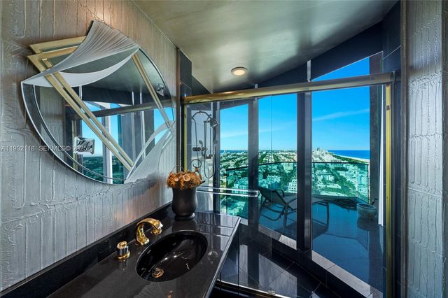 300 S Pointe Dr TH 3103, Miami Beach, FL 33139