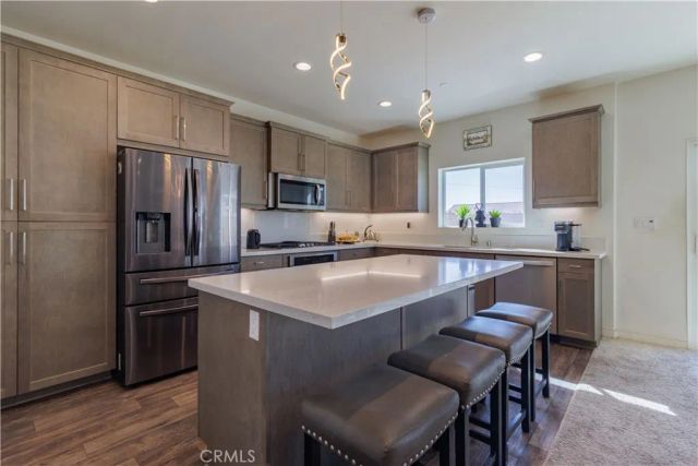 15755 Parry Peak Drive, Fontana, CA 92336