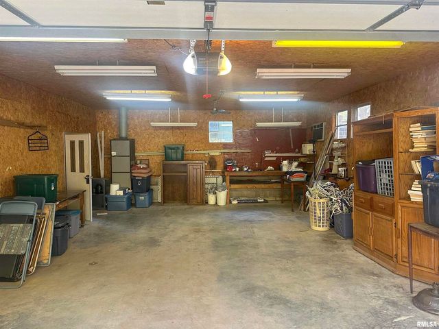 138 Worthen Road, Murphysboro, IL 62966