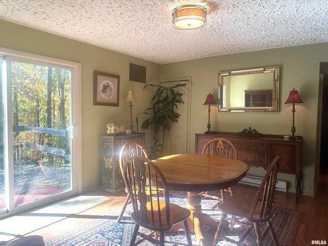 138 Worthen Road, Murphysboro, IL 62966