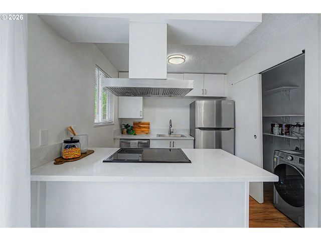 -1 Se 19TH Ave, Portland, OR 97202