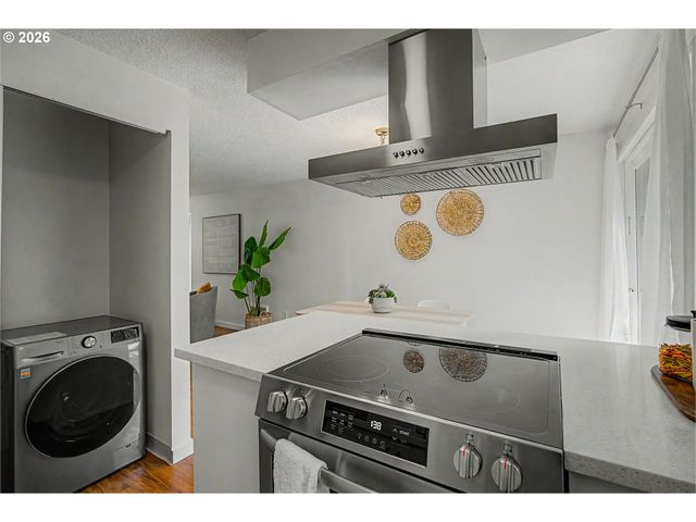 -1 Se 19TH Ave, Portland, OR 97202