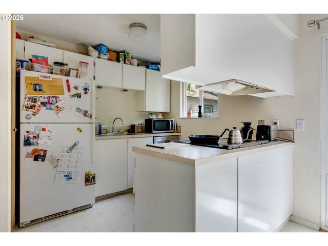 -1 Se 19TH Ave, Portland, OR 97202