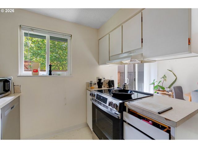 -1 Se 19TH Ave, Portland, OR 97202