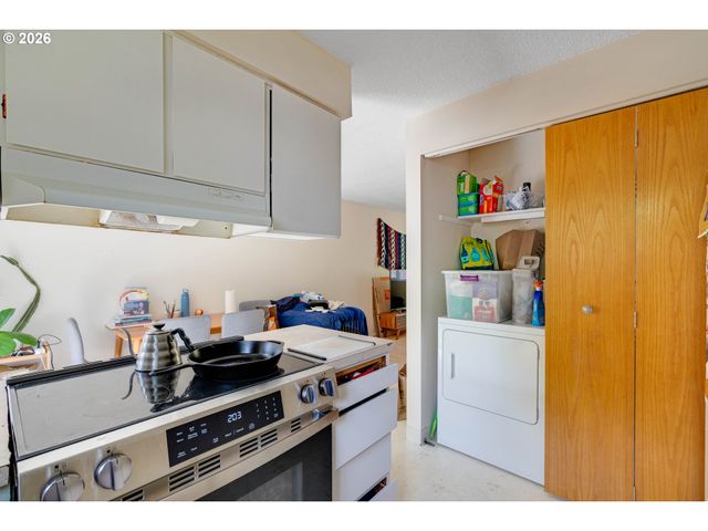 -1 Se 19TH Ave, Portland, OR 97202