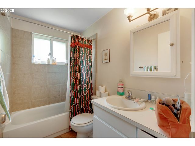 -1 Se 19TH Ave, Portland, OR 97202