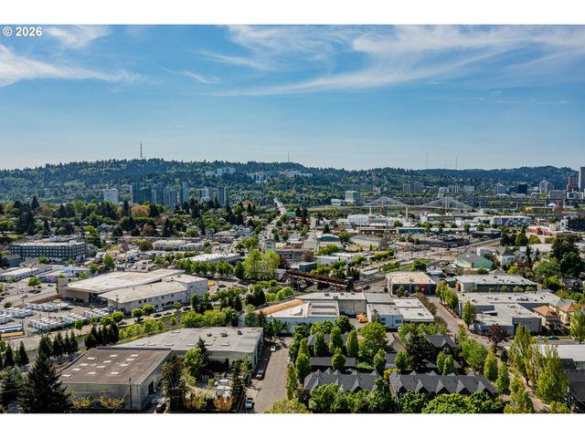 -1 Se 19TH Ave, Portland, OR 97202