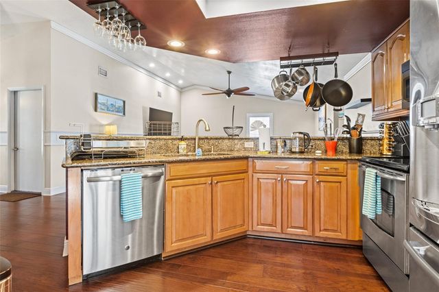 6701 LEEWARD ISLE WAY, Tampa, FL 33615