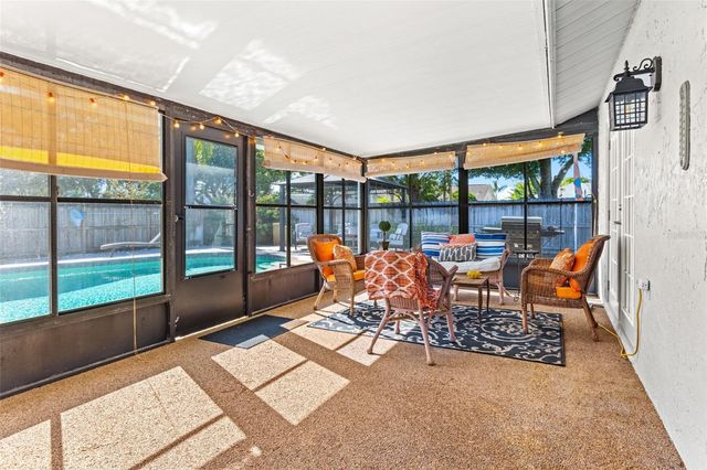 6701 LEEWARD ISLE WAY, Tampa, FL 33615