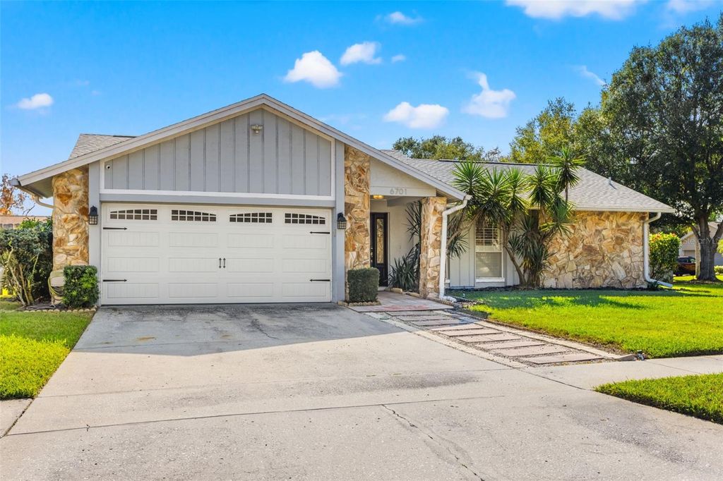 6701 LEEWARD ISLE WAY, Tampa, FL 33615