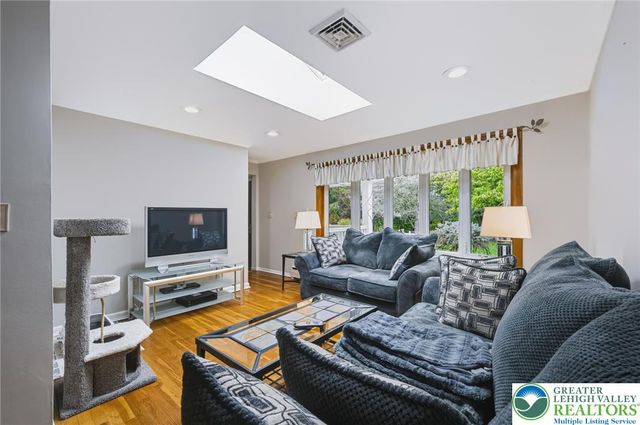 1773 Reading Drive, Bethlehem City, PA 18015
