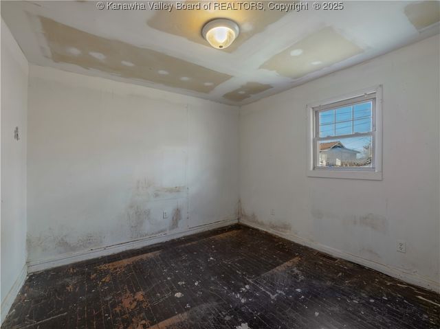 1302 Adele Street, Charleston, WV 25302