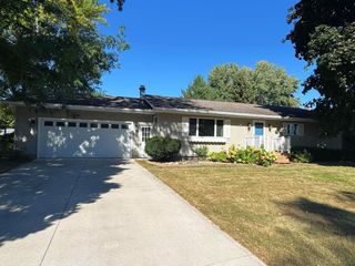 1234 W Circle Drive, Beaver Dam, WI 53916