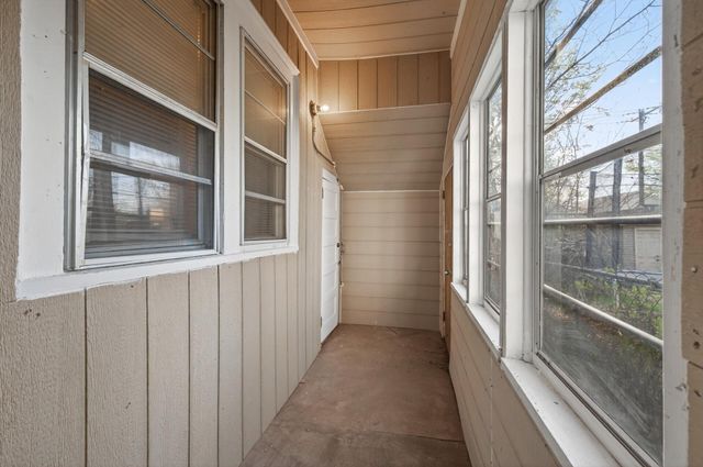 2219 29th Avenue N, Minneapolis, MN 55411