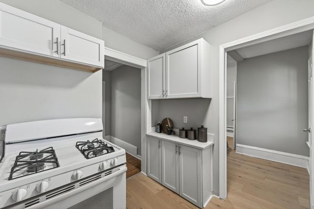 2219 29th Avenue N, Minneapolis, MN 55411