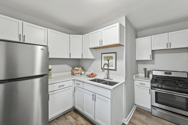 2219 29th Avenue N, Minneapolis, MN 55411