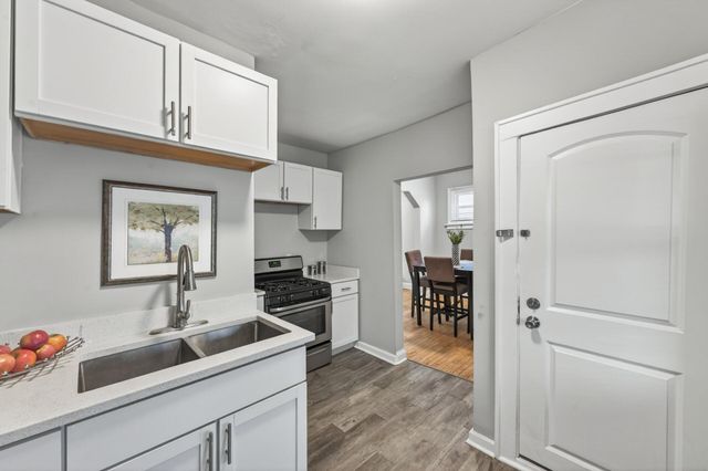 2219 29th Avenue N, Minneapolis, MN 55411