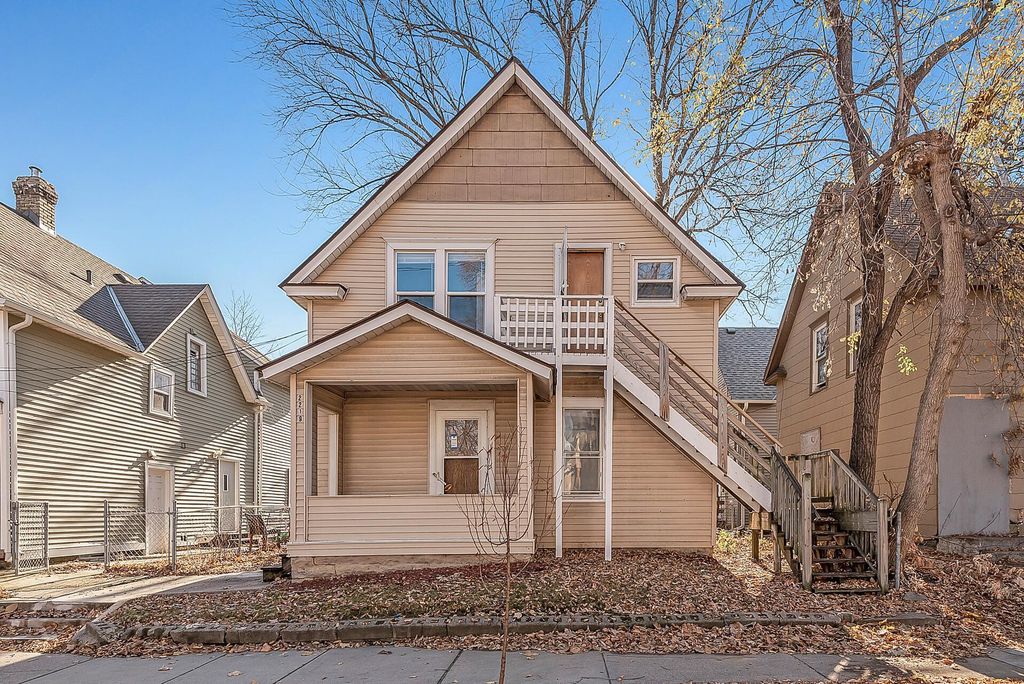 2219 29th Avenue N, Minneapolis, MN 55411