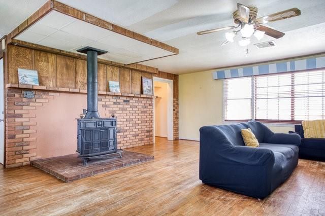 2116 Grover Avenue, Galveston, TX 77551