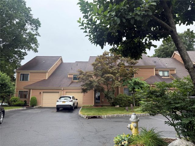 75 Greenway Close 75, Rye Brook, NY 10573
