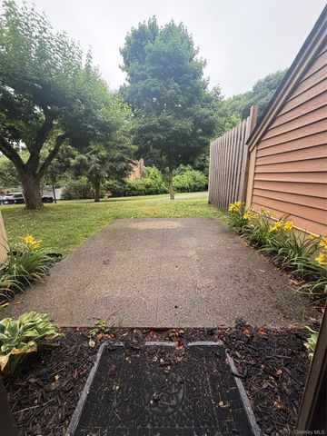75 Greenway Close 75, Rye Brook, NY 10573