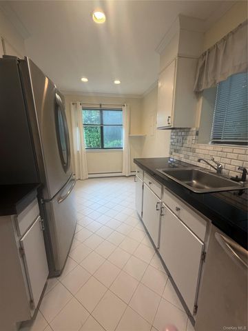 75 Greenway Close 75, Rye Brook, NY 10573