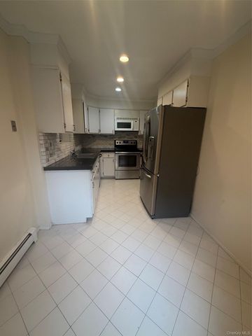 75 Greenway Close 75, Rye Brook, NY 10573