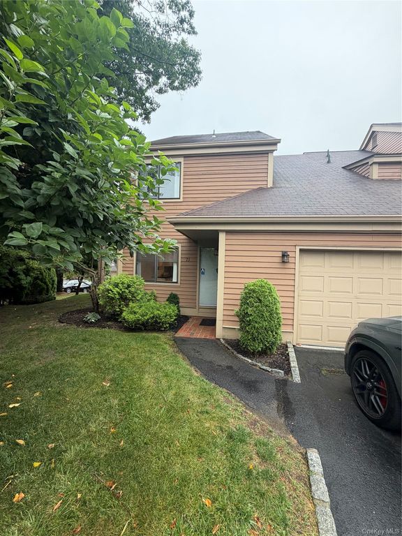 75 Greenway Close 75, Rye Brook, NY 10573