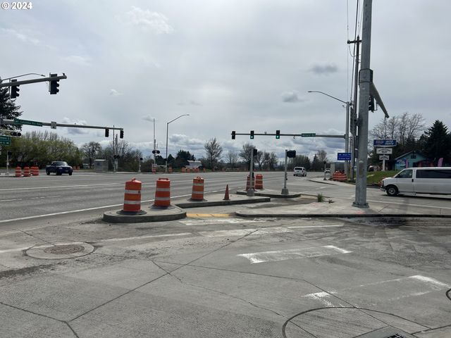 58105 COLUMBIA RIVER Hwy, St Helens, OR 97051